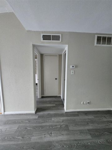 9550 Deering Drive 408, Houston, TX 77036