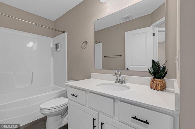 4719 6th Street NE, Saint Cloud, MN 56304