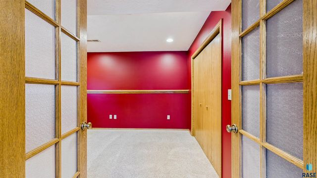 7112 S Mogen Ave, Sioux Falls, SD 57108