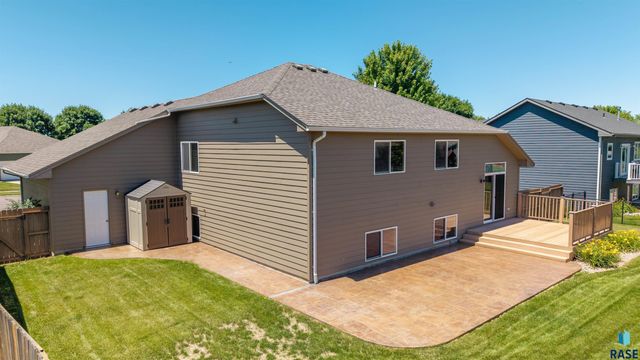7112 S Mogen Ave, Sioux Falls, SD 57108