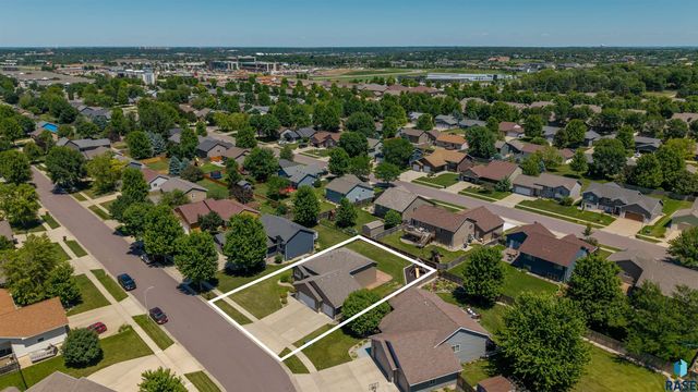 7112 S Mogen Ave, Sioux Falls, SD 57108