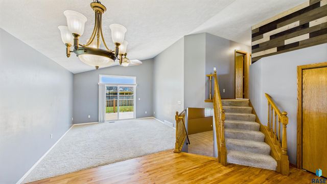 7112 S Mogen Ave, Sioux Falls, SD 57108