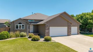 7112 S Mogen Ave, Sioux Falls, SD 57108
