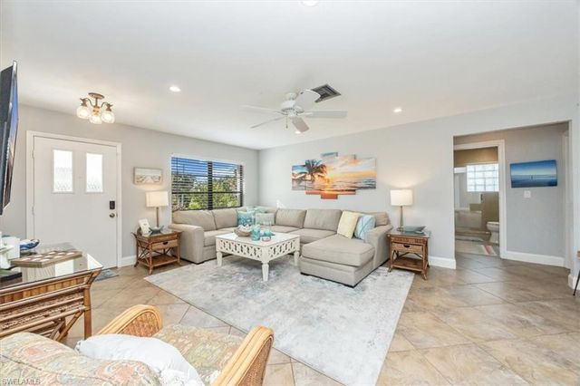 507 99th AVE N, Naples, FL 34108