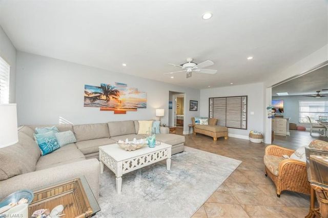 507 99th AVE N, Naples, FL 34108