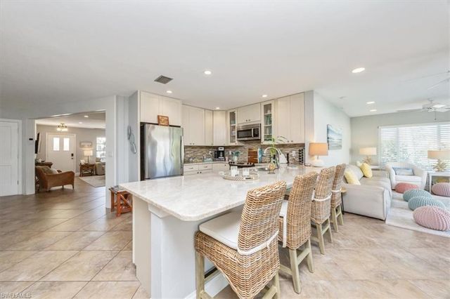 507 99th AVE N, Naples, FL 34108