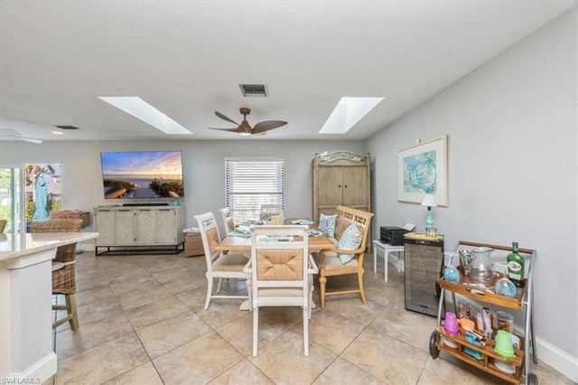 507 99th AVE N, Naples, FL 34108