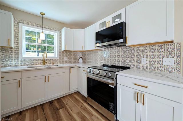 130 Roswell Drive, Kernersville, NC 27284