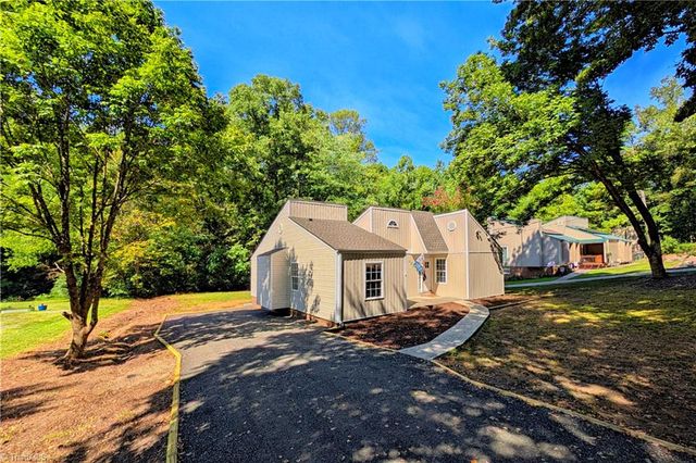 130 Roswell Drive, Kernersville, NC 27284
