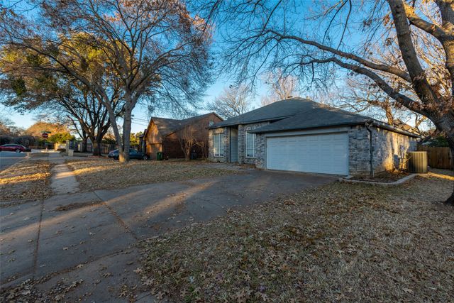 4103 Meadow Drive, Grapevine, TX 76051