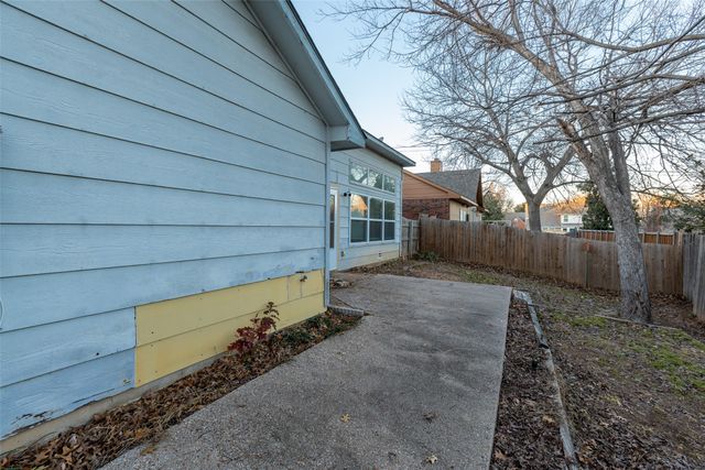 4103 Meadow Drive, Grapevine, TX 76051