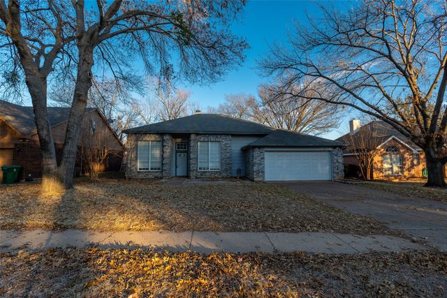 4103 Meadow Drive, Grapevine, TX 76051