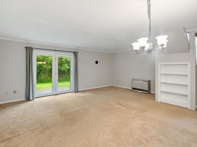 L13 Stonehedge Drive, South Burlington, VT 05403