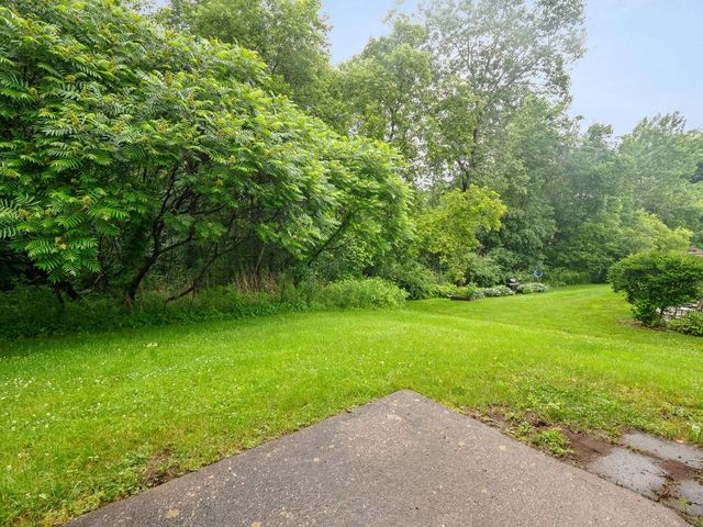 L13 Stonehedge Drive, South Burlington, VT 05403
