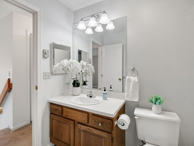 L13 Stonehedge Drive, South Burlington, VT 05403