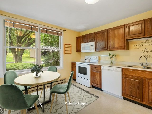 L13 Stonehedge Drive, South Burlington, VT 05403
