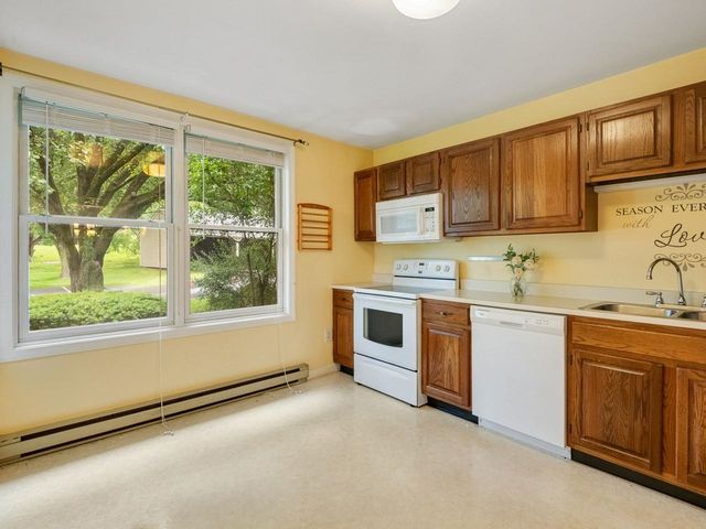 L13 Stonehedge Drive, South Burlington, VT 05403