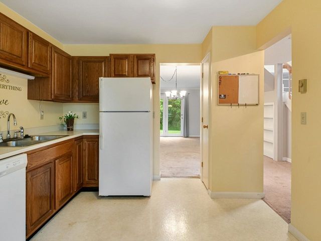 L13 Stonehedge Drive, South Burlington, VT 05403