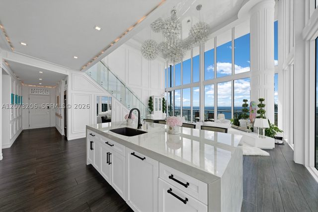 888 Biscayne Blvd 5701, Miami, FL 33132