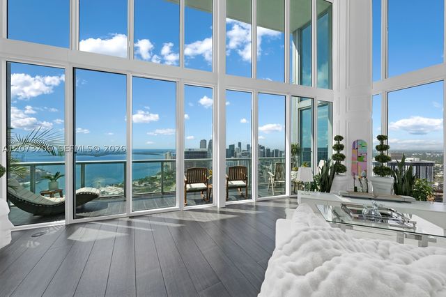 888 Biscayne Blvd 5701, Miami, FL 33132