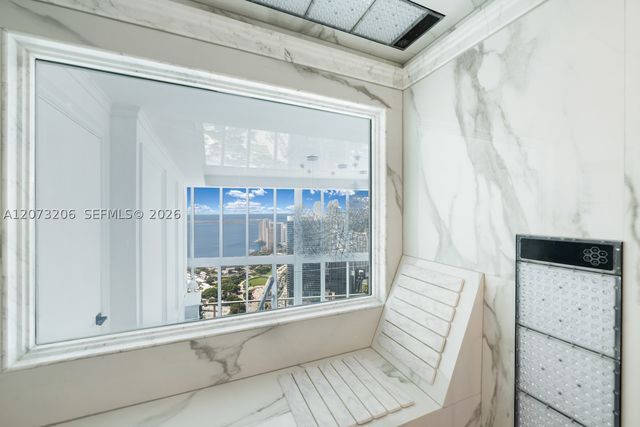 888 Biscayne Blvd 5701, Miami, FL 33132