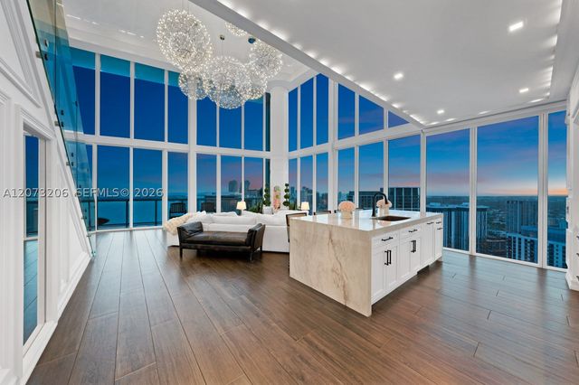 888 Biscayne Blvd 5701, Miami, FL 33132