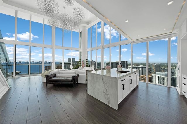 888 Biscayne Blvd 5701, Miami, FL 33132