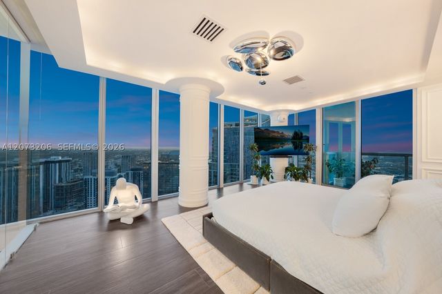 888 Biscayne Blvd 5701, Miami, FL 33132