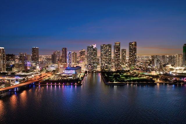 888 Biscayne Blvd 5701, Miami, FL 33132