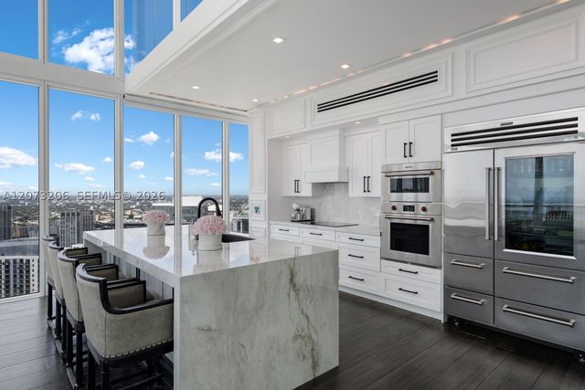 888 Biscayne Blvd 5701, Miami, FL 33132