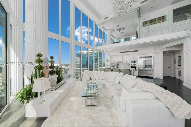 888 Biscayne Blvd 5701, Miami, FL 33132