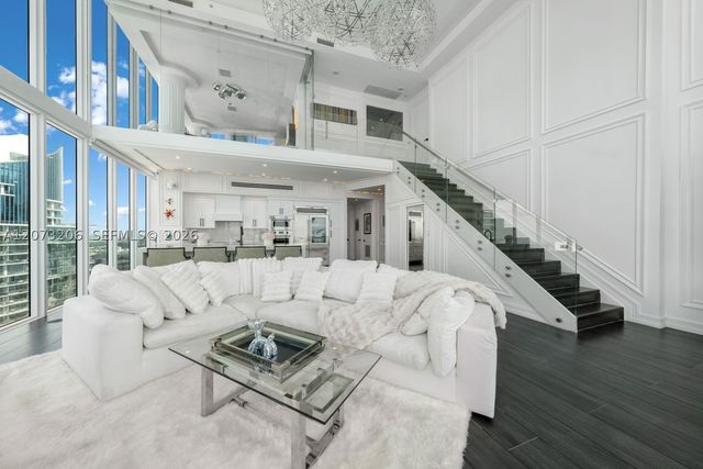 888 Biscayne Blvd 5701, Miami, FL 33132