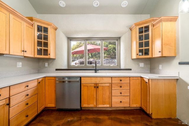 5510-5500 Parducci Rd, Ukiah, CA 95482