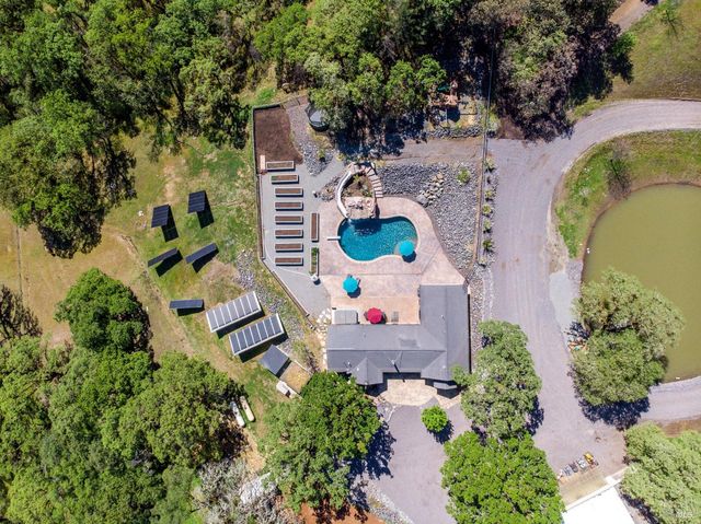 5510-5500 Parducci Rd, Ukiah, CA 95482