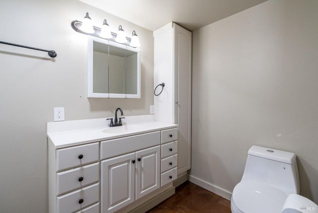 5510-5500 Parducci Rd, Ukiah, CA 95482