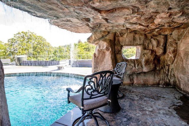 5510-5500 Parducci Rd, Ukiah, CA 95482