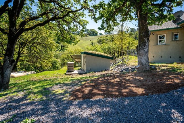 5510-5500 Parducci Rd, Ukiah, CA 95482