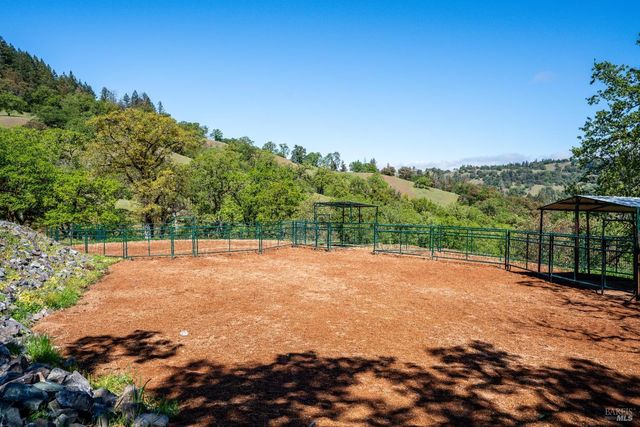 5510-5500 Parducci Rd, Ukiah, CA 95482