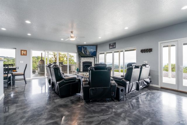 5510-5500 Parducci Rd, Ukiah, CA 95482