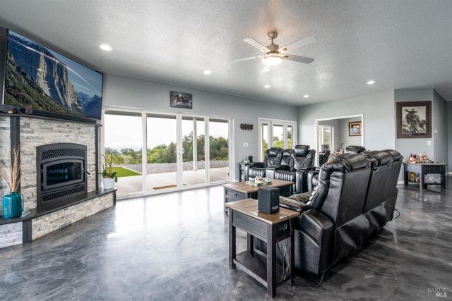 5510-5500 Parducci Rd, Ukiah, CA 95482