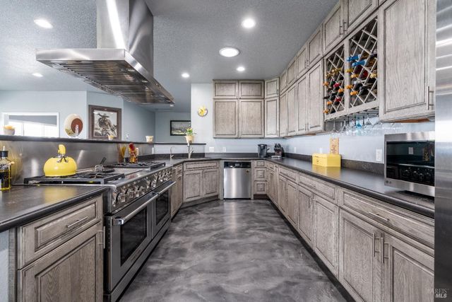 5510-5500 Parducci Rd, Ukiah, CA 95482