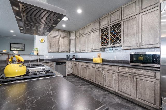 5510-5500 Parducci Rd, Ukiah, CA 95482