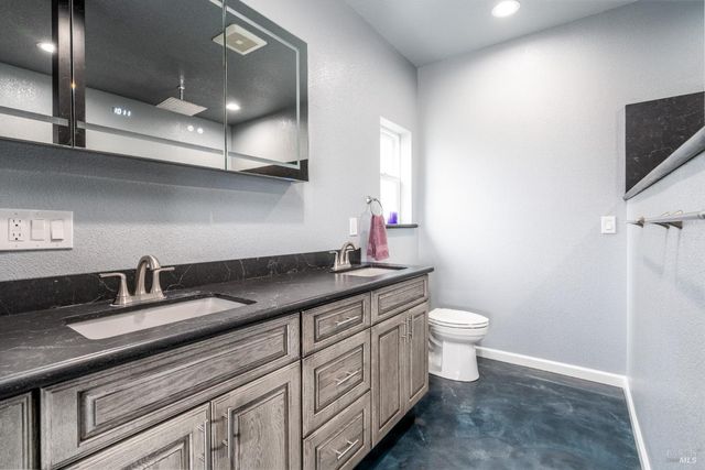 5510-5500 Parducci Rd, Ukiah, CA 95482