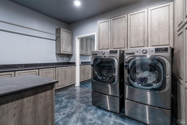 5510-5500 Parducci Rd, Ukiah, CA 95482