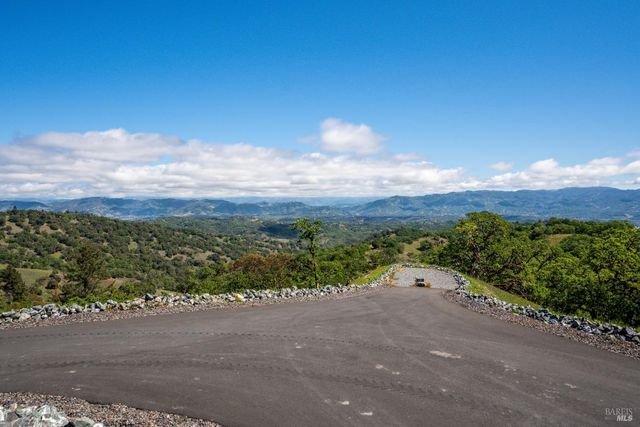 5510-5500 Parducci Rd, Ukiah, CA 95482