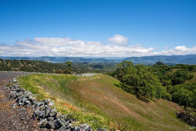 5510-5500 Parducci Rd, Ukiah, CA 95482