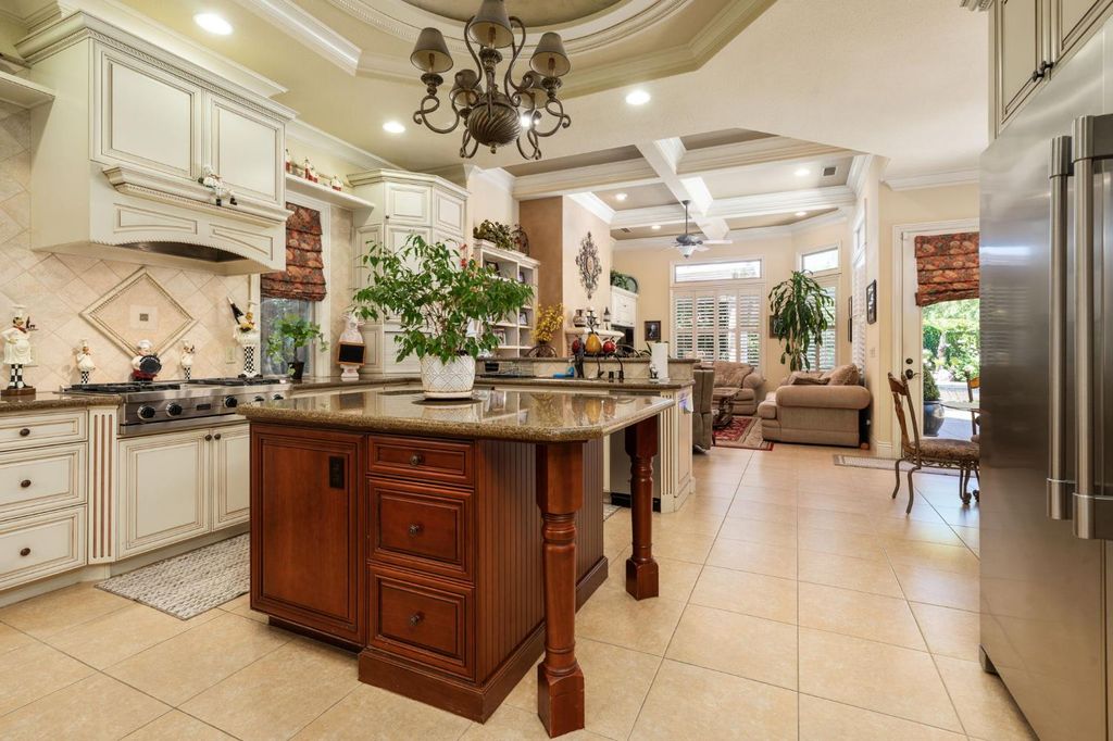 Image 16 of property listing at 1823 Decatur Avenue, Clovis, CA 93611