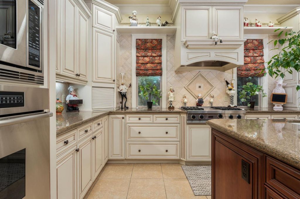 Image 19 of property listing at 1823 Decatur Avenue, Clovis, CA 93611