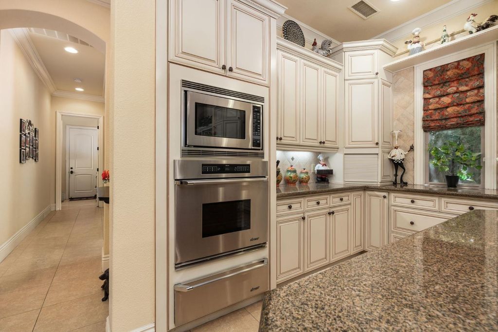 Image 21 of property listing at 1823 Decatur Avenue, Clovis, CA 93611