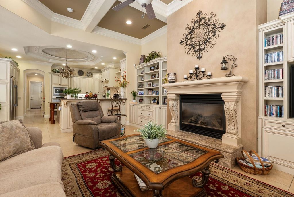 Image 29 of property listing at 1823 Decatur Avenue, Clovis, CA 93611